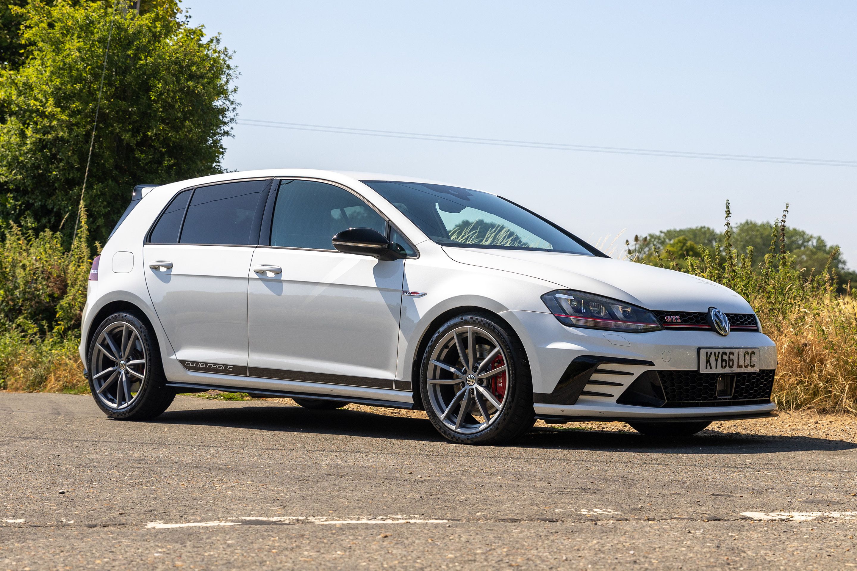 Photo 1 of 12 of 2016 Volkswagen Golf GTI Clubsport Edition 40 (Mk7) Manual