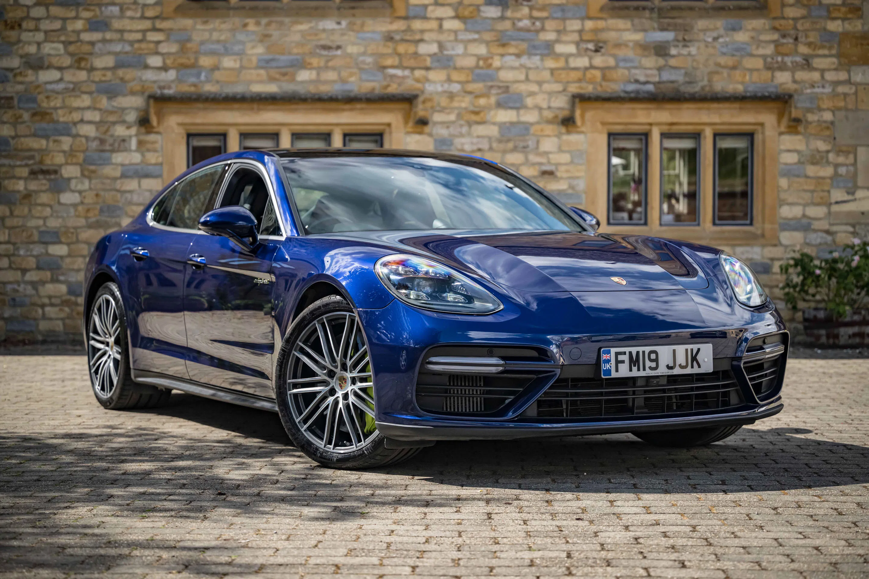 2019 Porsche Panamera Turbo S E-Hybrid