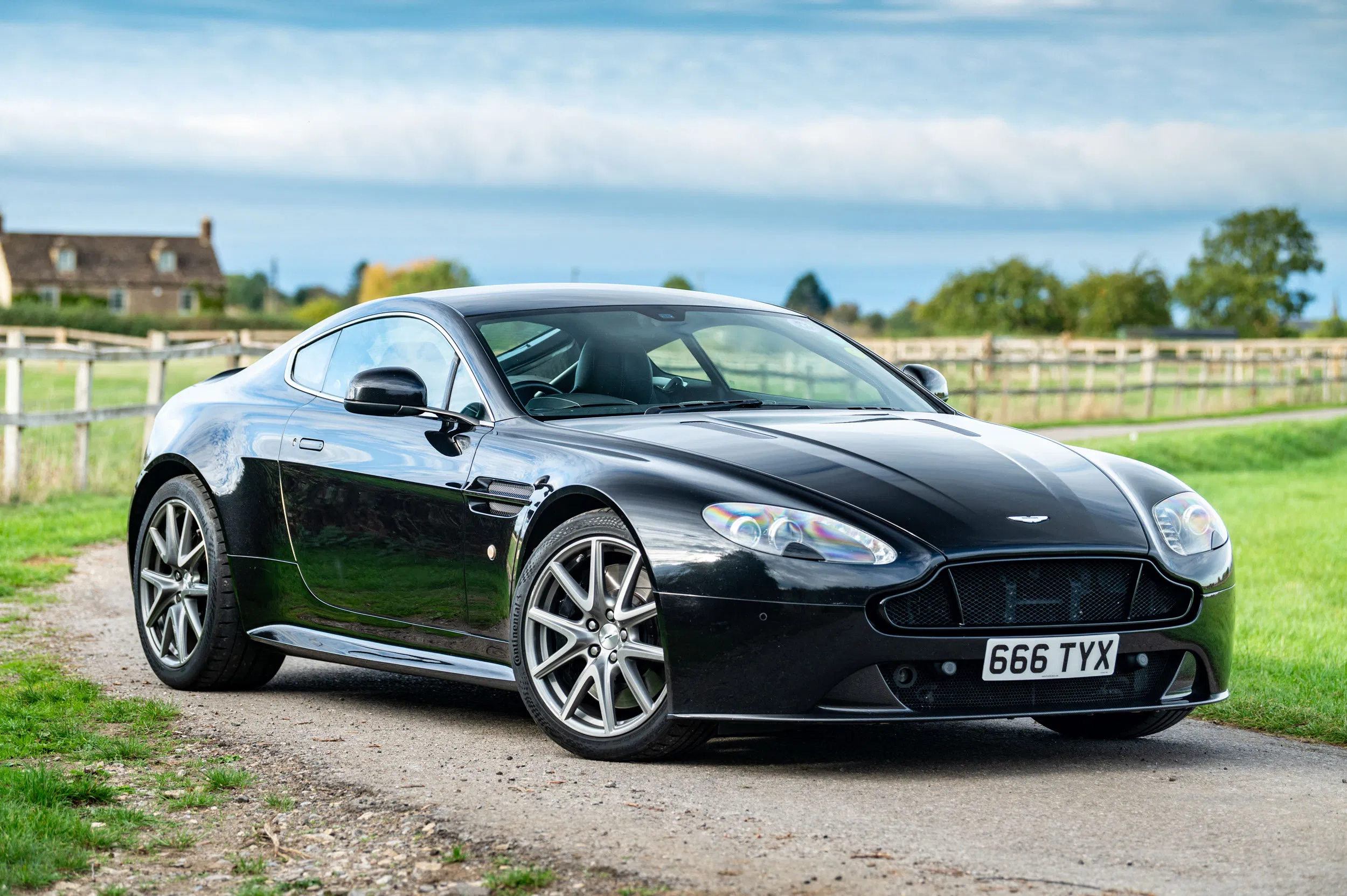 2012 Aston Martin V8 Vantage S Coupe