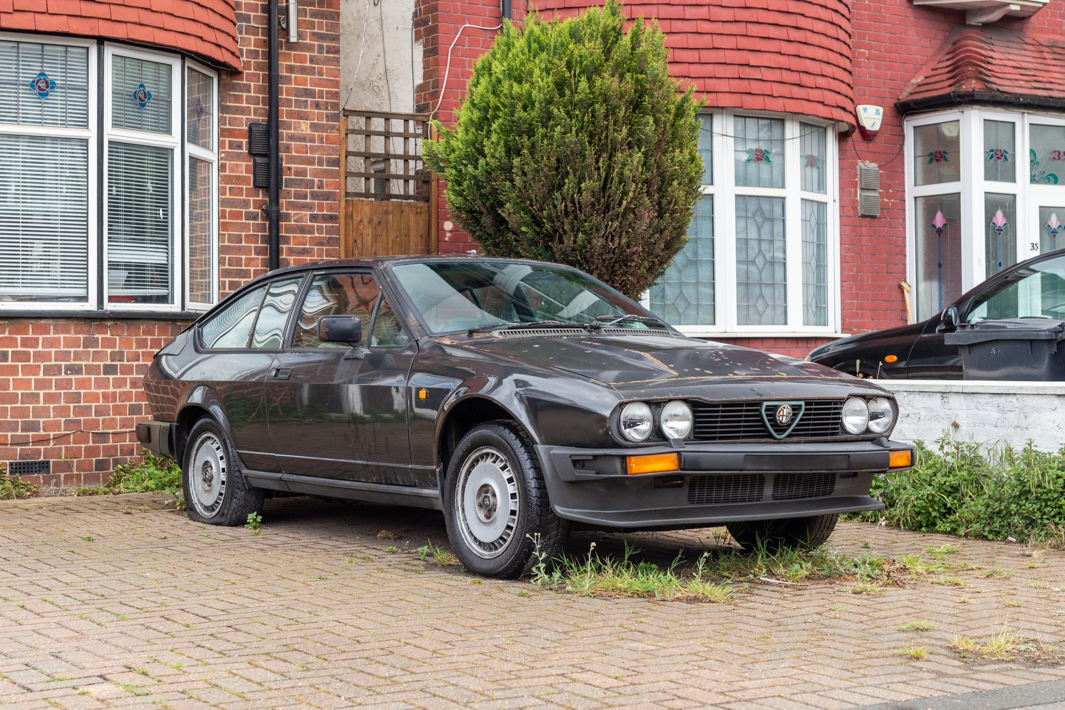 Photo 1 of 12 of 1982 Alfa Romeo Alfetta GTV6