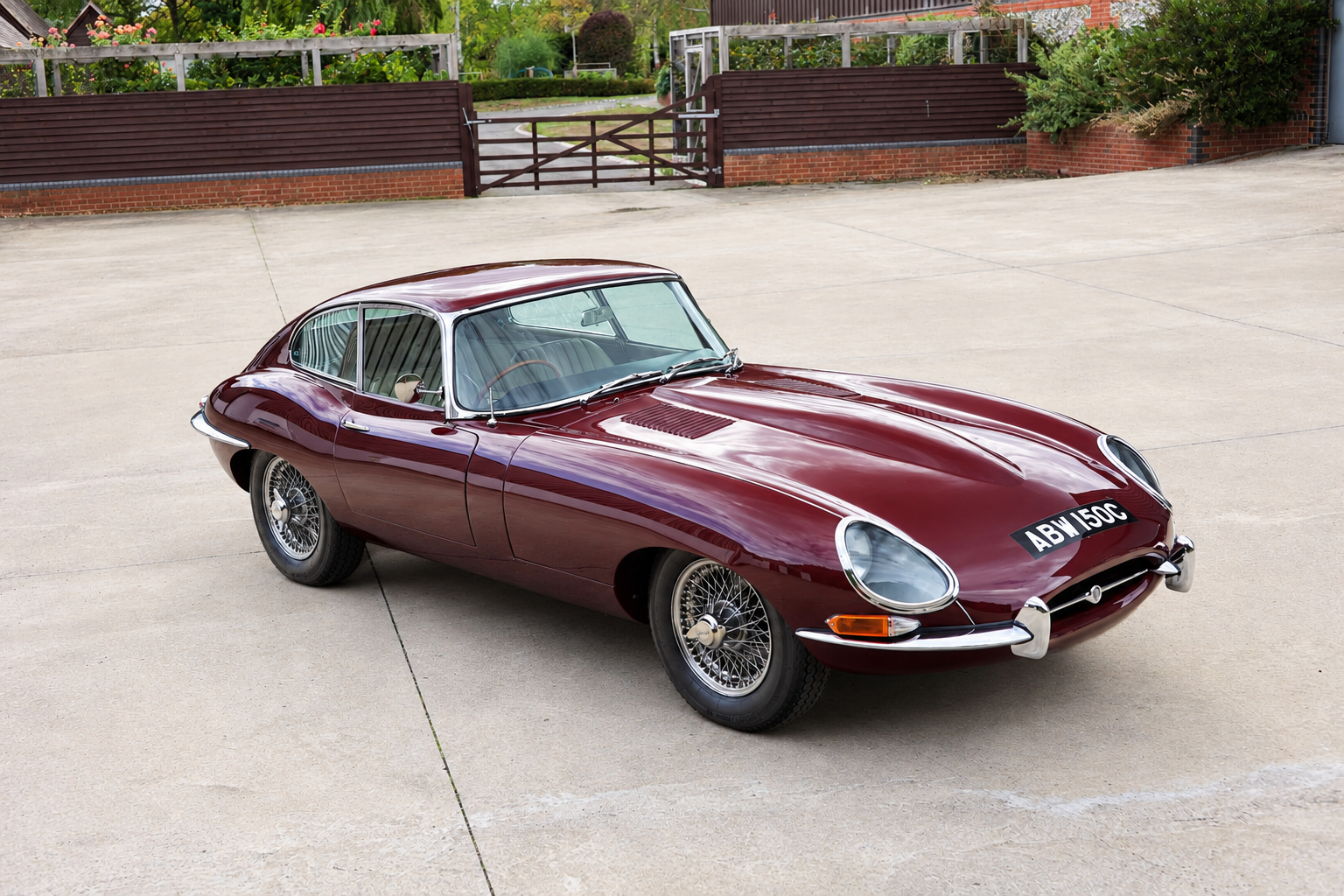 Photo 1 of 12 of 1965 Jaguar E-Type Series I 4.2 Fixed-Head Coupé RHD
