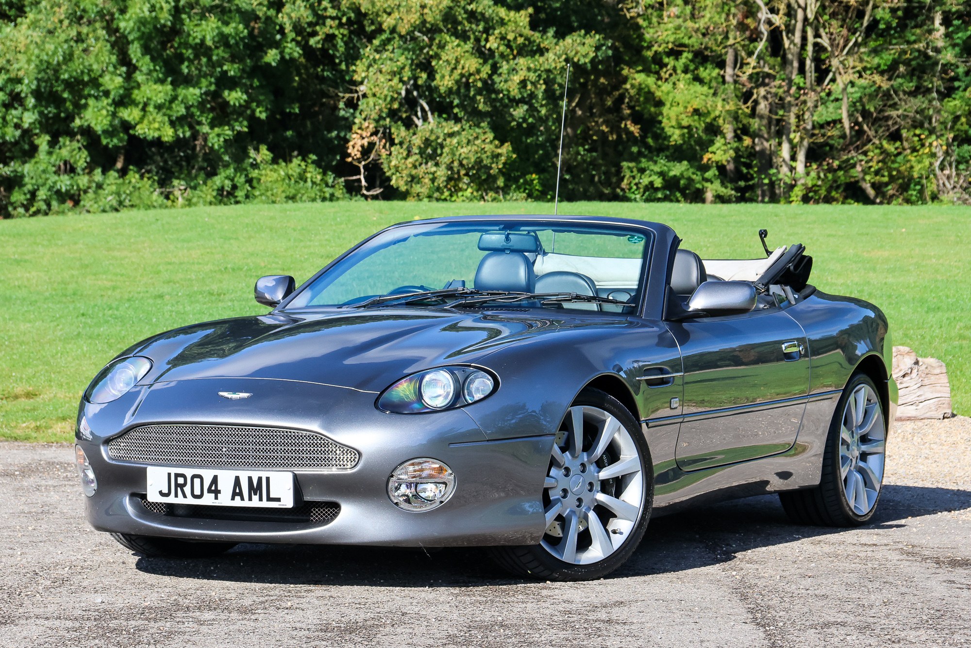 Photo 1 of 12 of 2004 Aston Martin DB7 V12 Vantage Volante