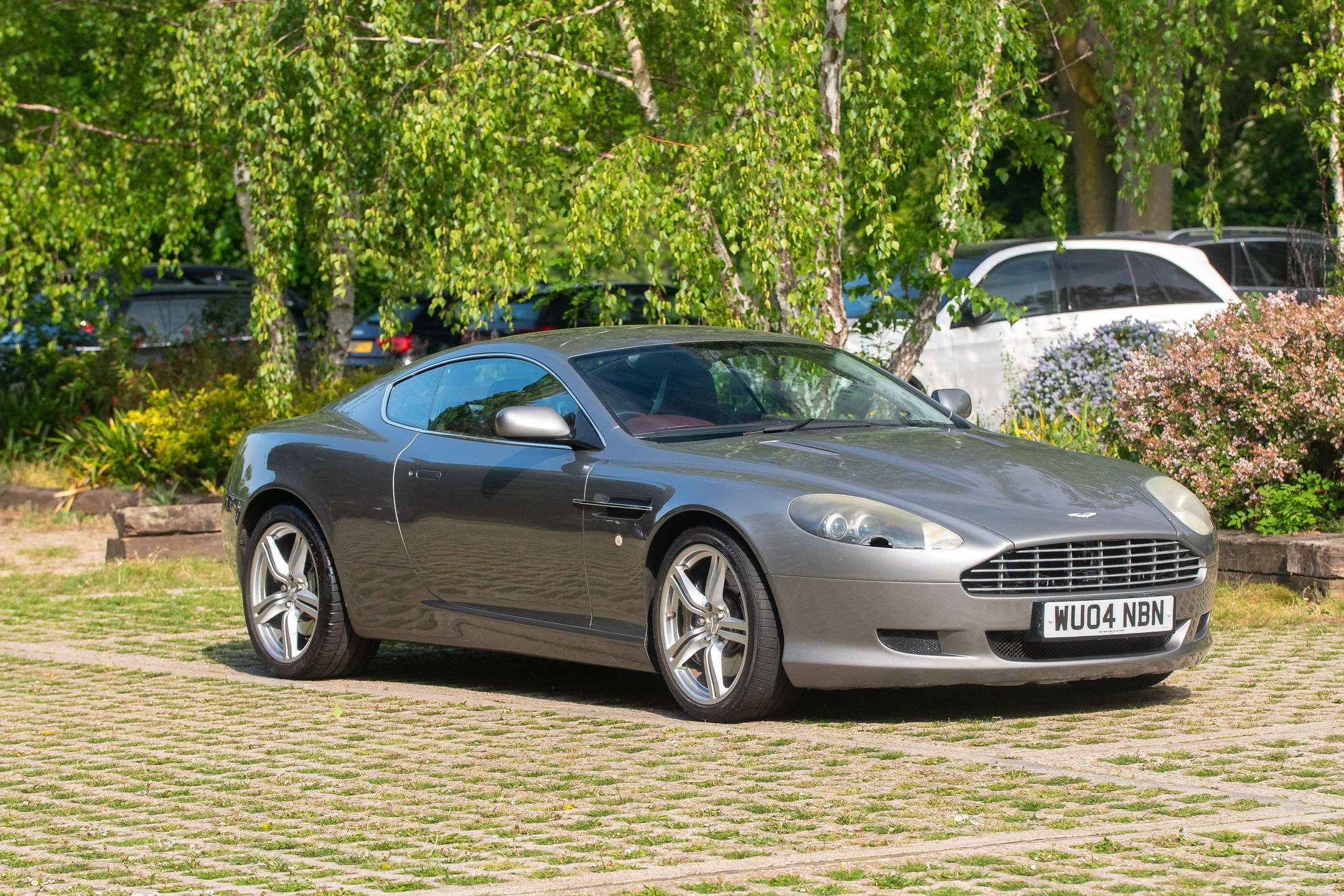 Photo 1 of 12 of 2004 Aston Martin DB9