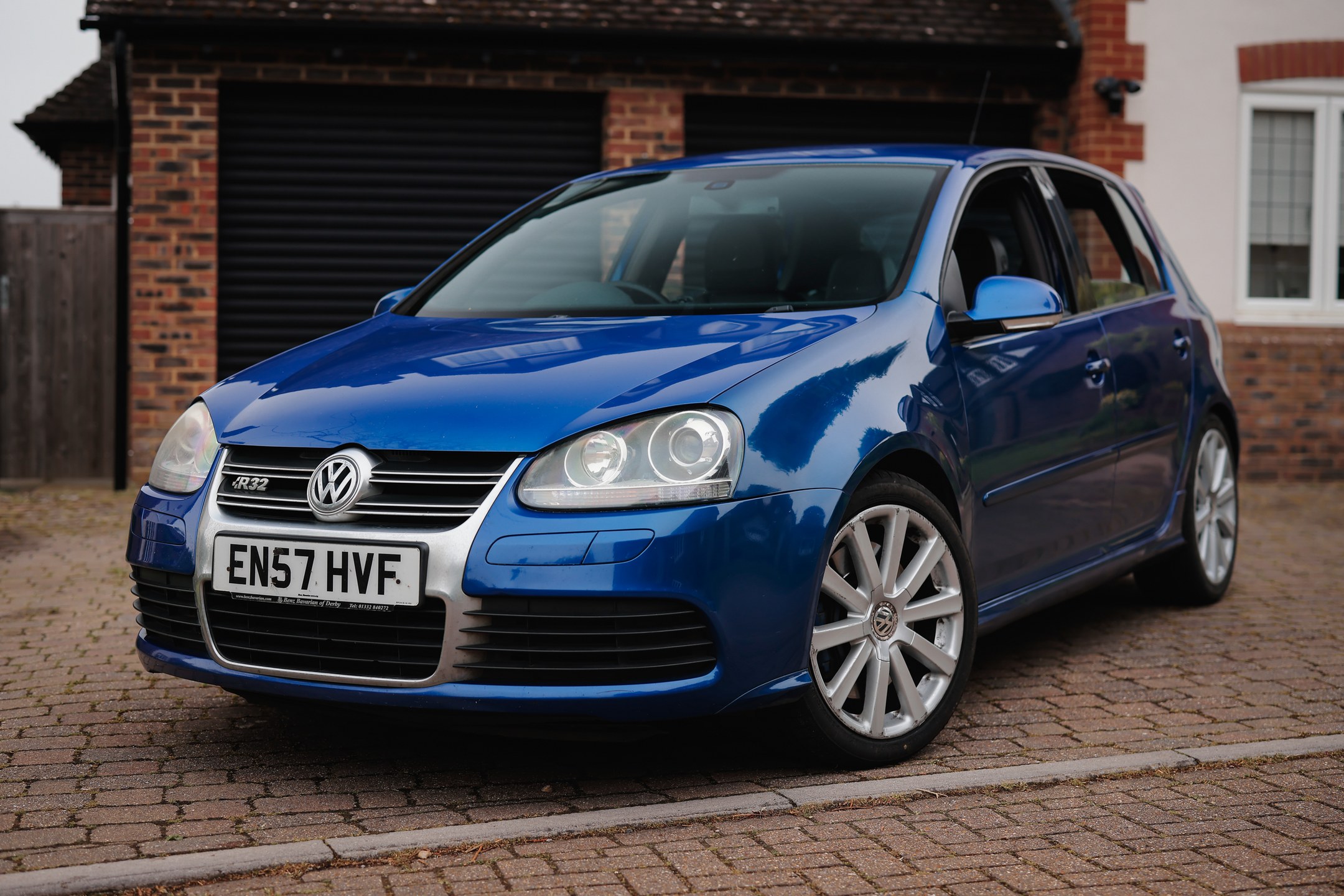 Photo 1 of 12 of 2007 Volkswagen Golf R32