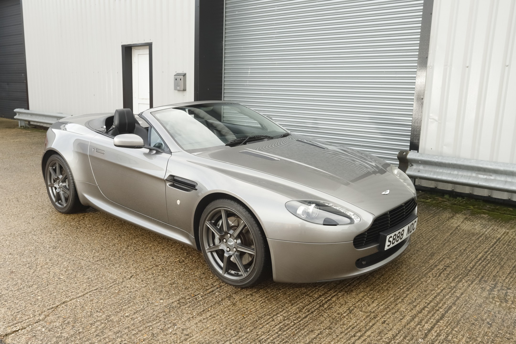Photo 1 of 12 of 2007 Aston Martin V8 Vantage Roadster