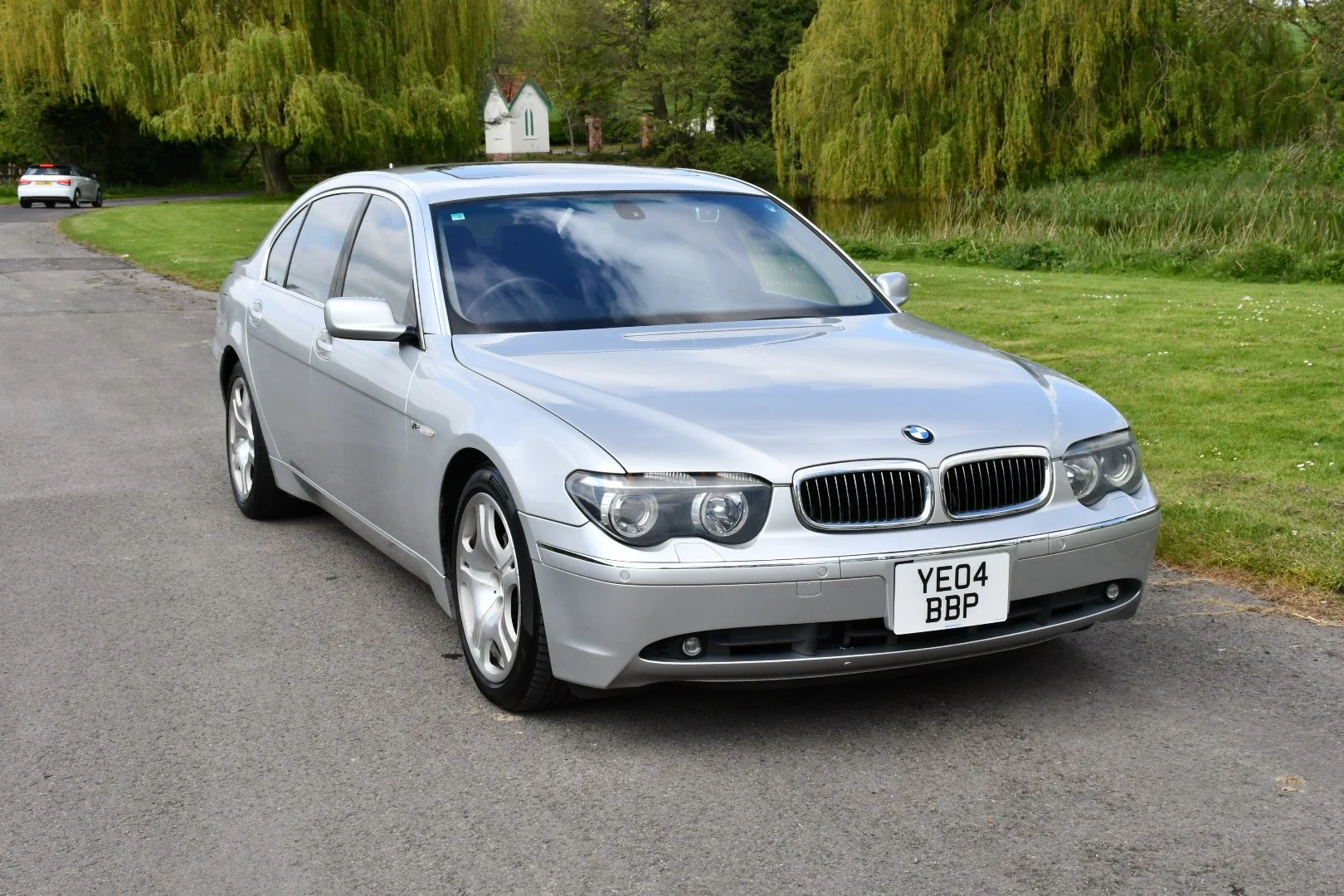 Photo 1 of 12 of 2004 BMW 760Li