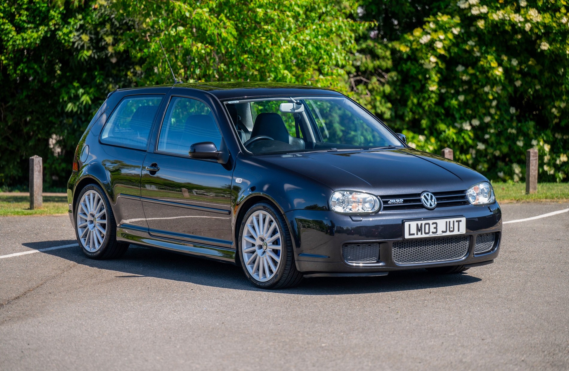 Photo 1 of 12 of 2003 Volkswagen Golf R32