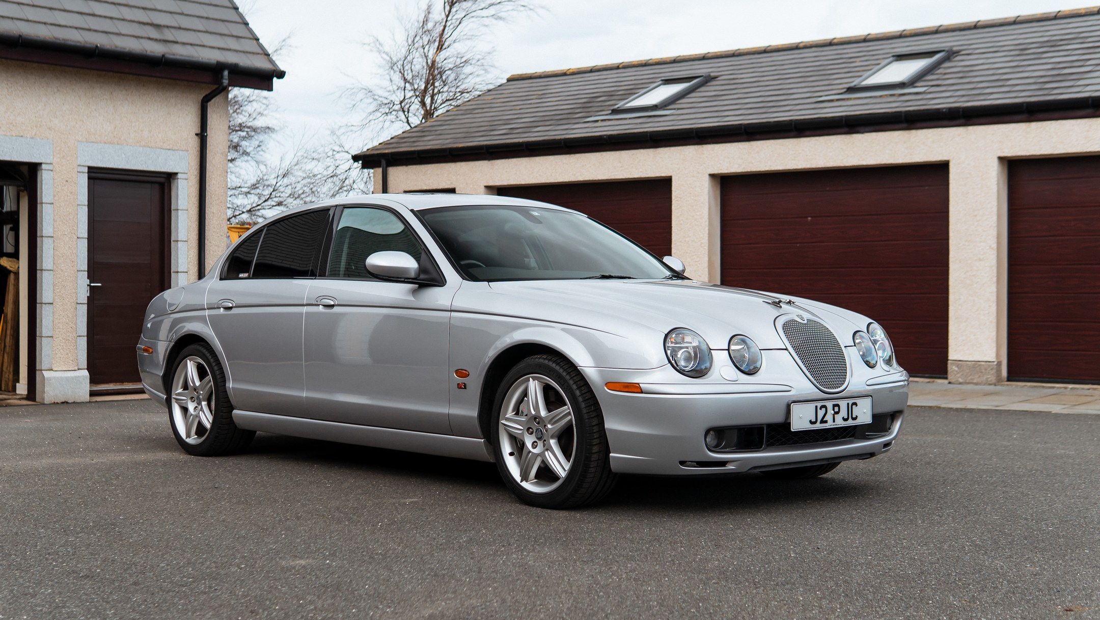 Photo 1 of 12 of 2002 Jaguar S-Type R