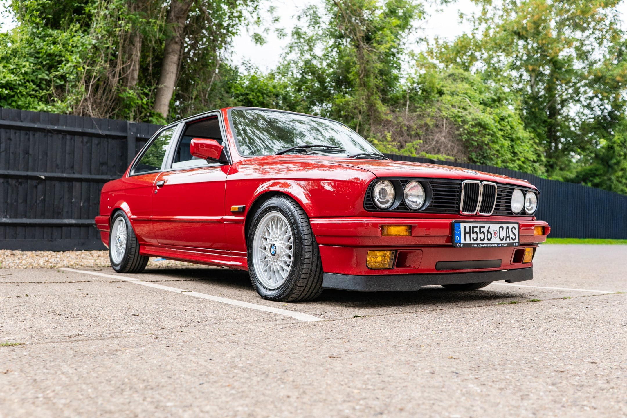 Photo 1 of 12 of 1991 BMW E30 316i Manual