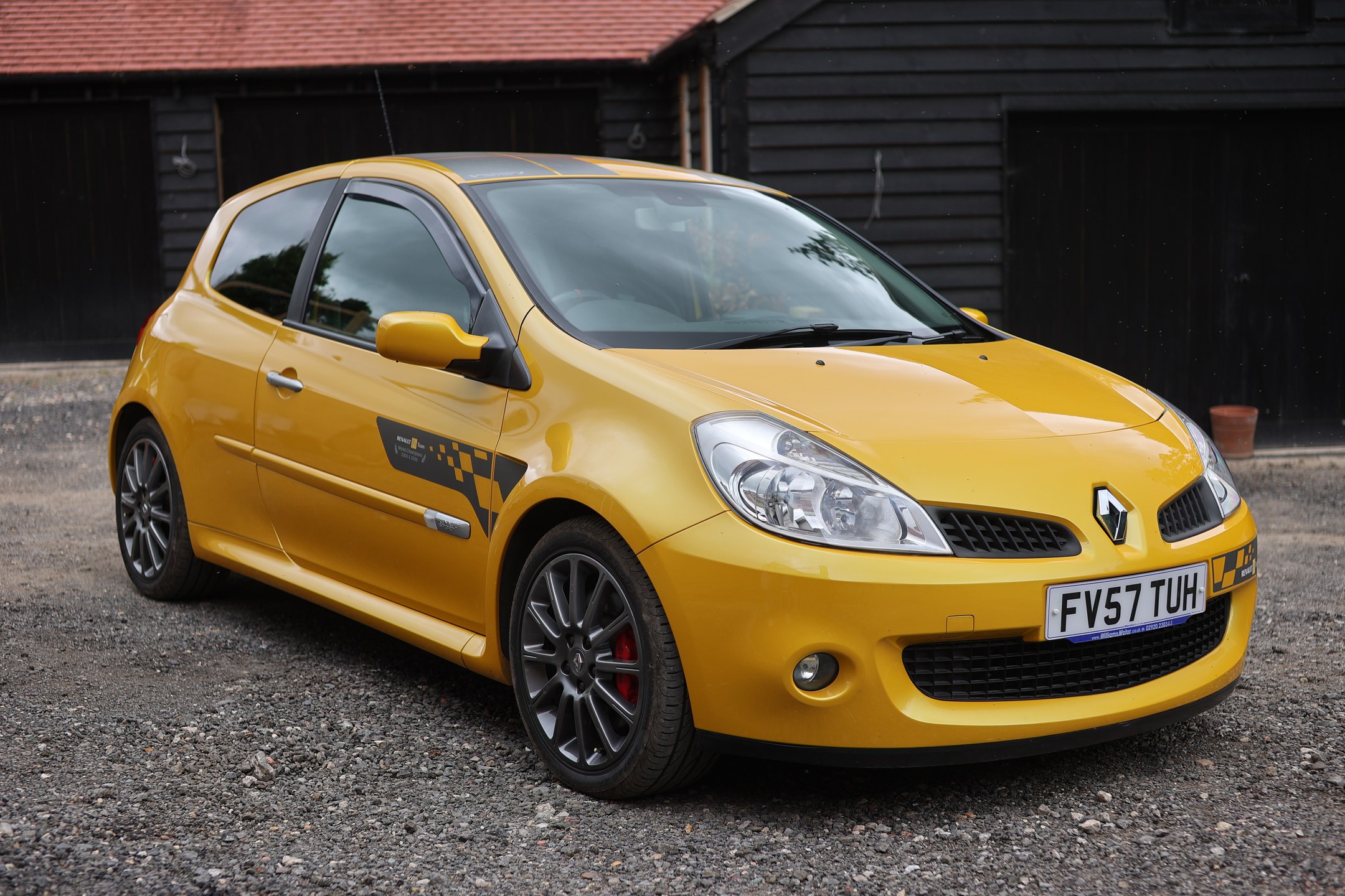 Photo 1 of 12 of 2007 Renault Clio RenaultSport 197 F1 R27 Car 420 of 500