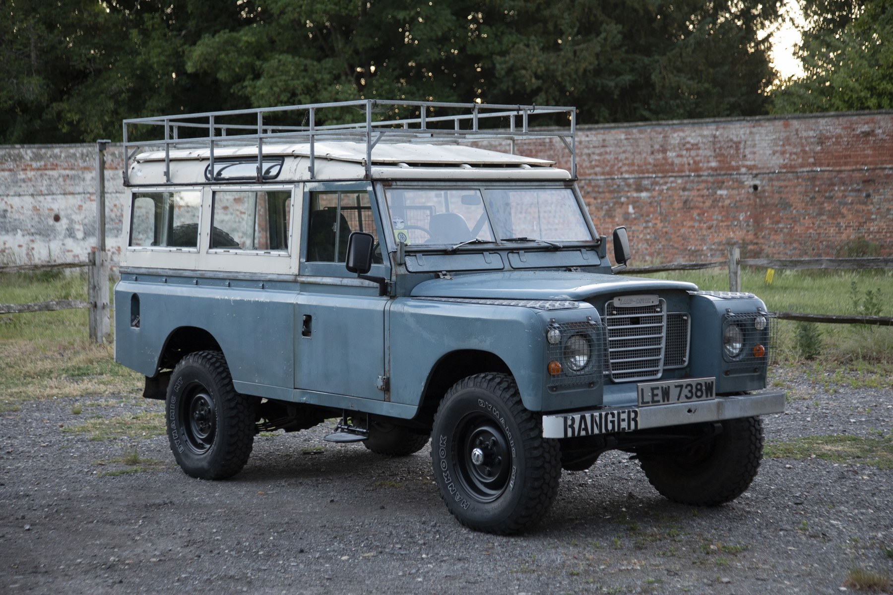Photo 1 of 12 of 1981 Land Rover Series III 109 Perkins Diesel