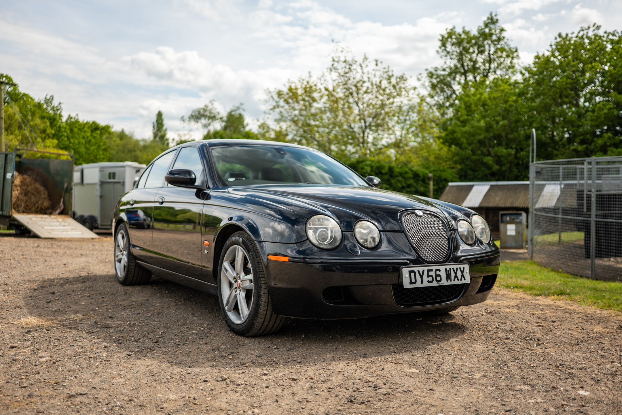 Photo 1 of 12 of 2006 Jaguar S-Type V8 R Auto