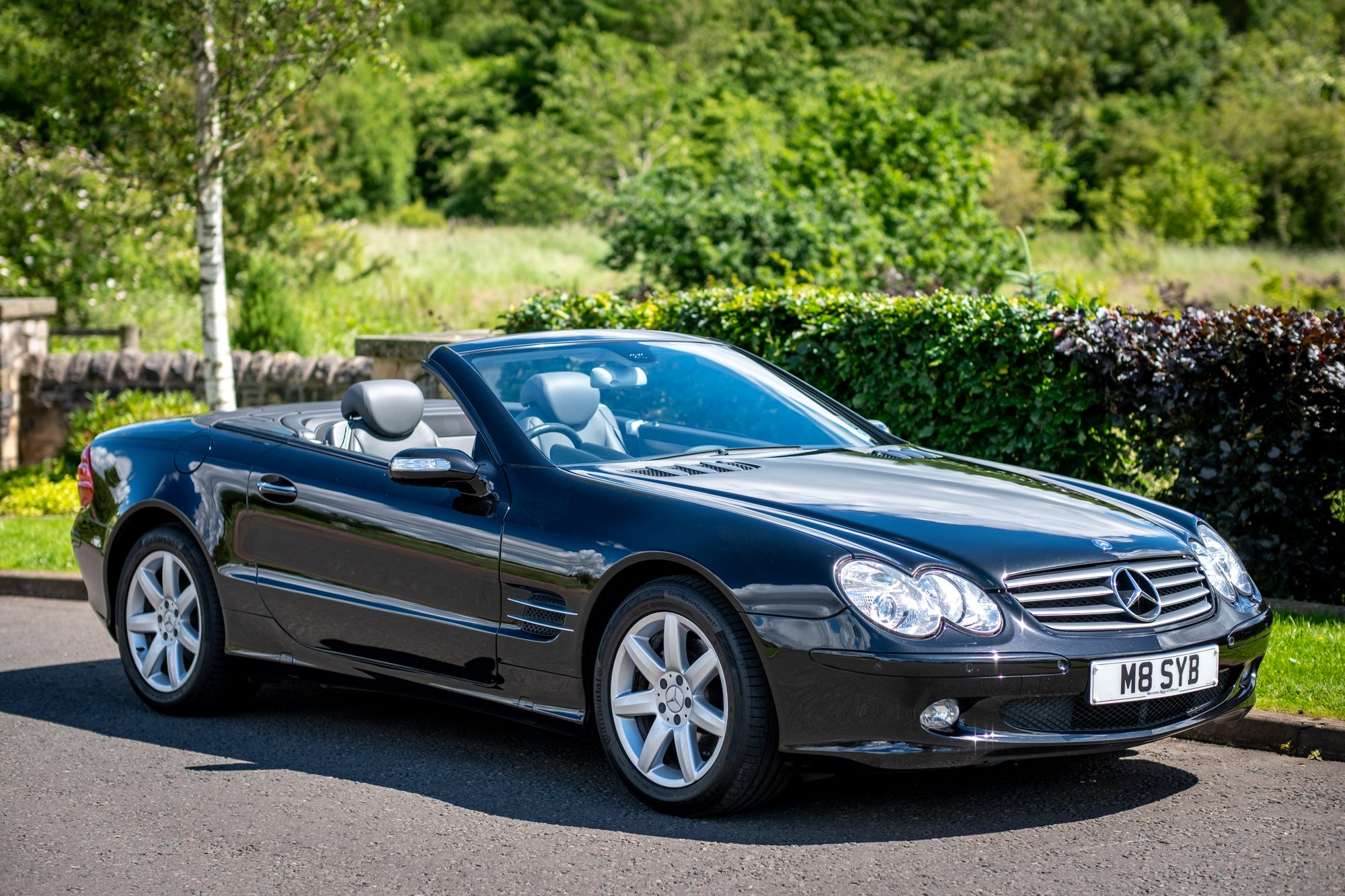 Photo 1 of 12 of 2005 Mercedes-Benz SL350 R230 - 39k miles