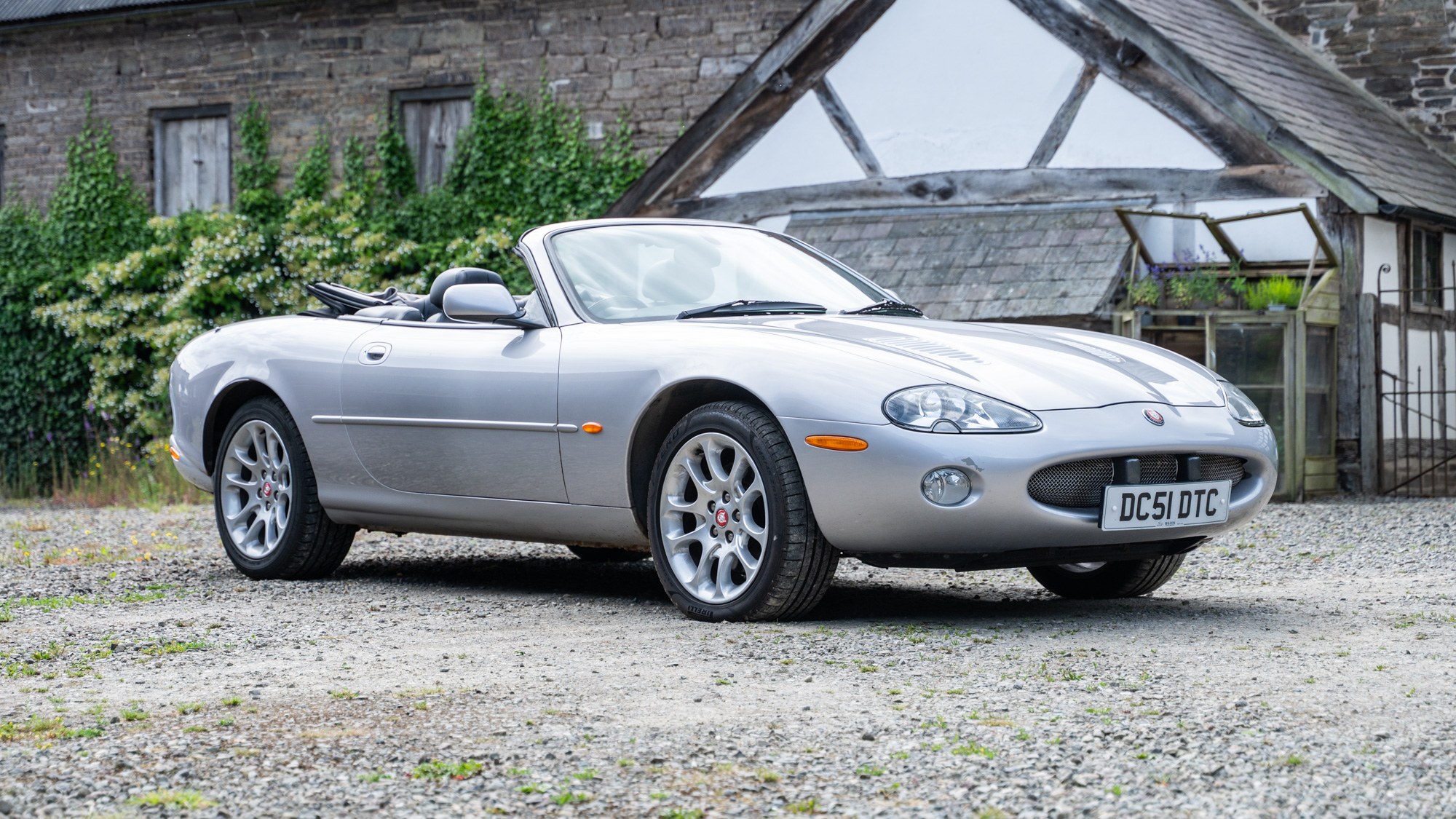 Photo 1 of 12 of 2001 Jaguar XKR 4.0 Convertible