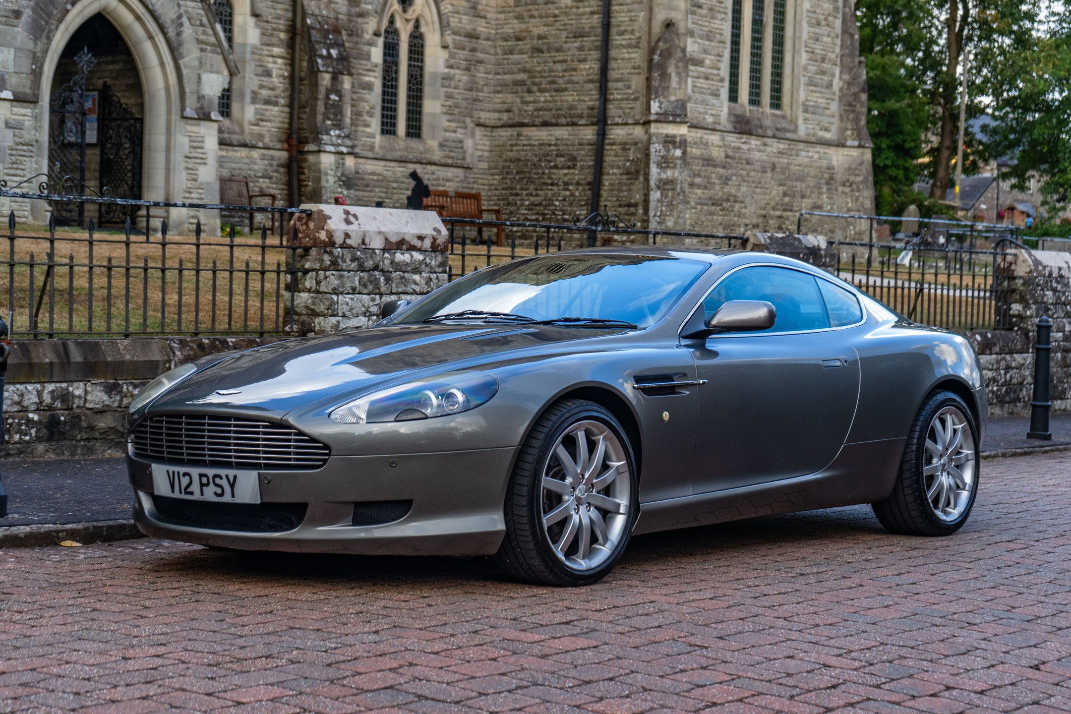 2005 Aston Martin DB9 Coupé