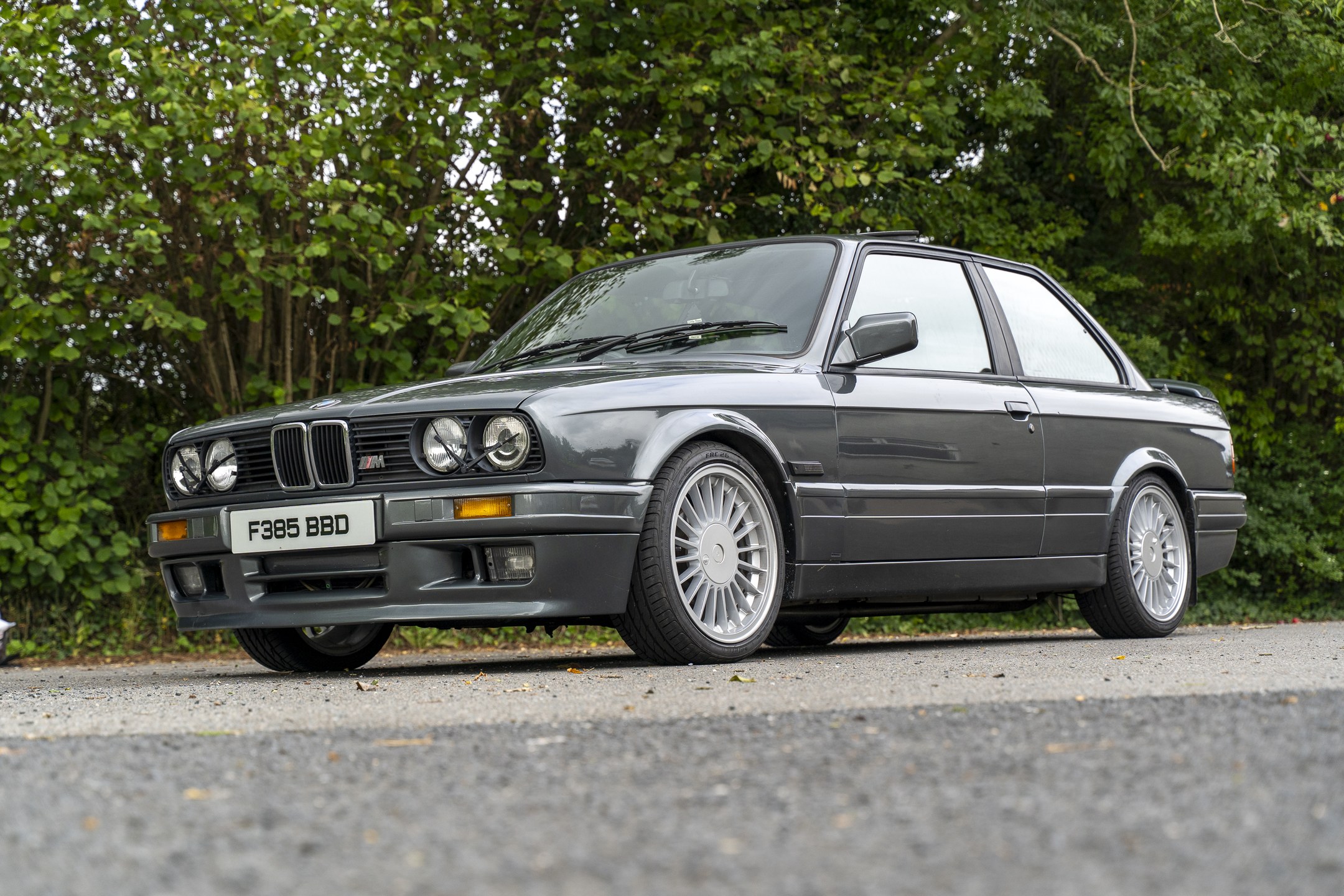 Photo 1 of 12 of 1989 BMW 325i