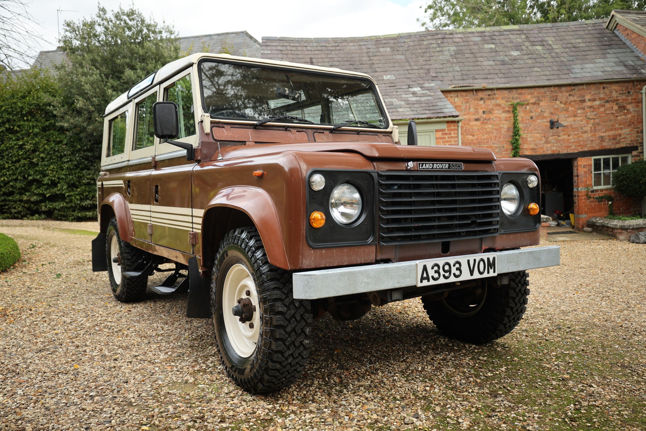 Photo 1 of 12 of 1983 Land Rover One Ten County V8 Station Wagon