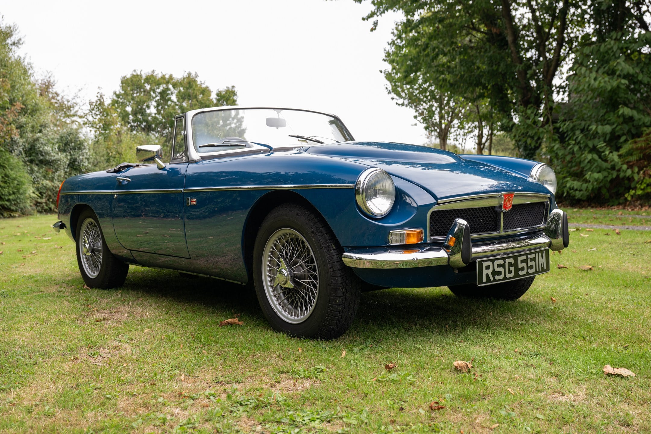 Photo 1 of 12 of 1974 MG MGB Roadster