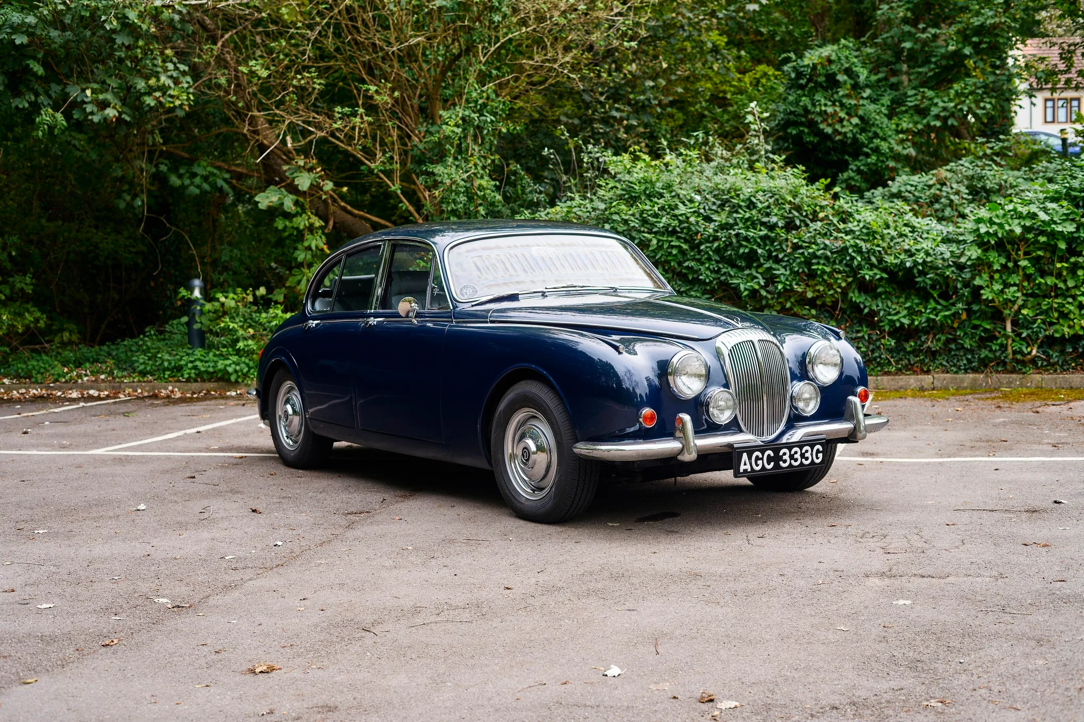 1969 Daimler V8 250