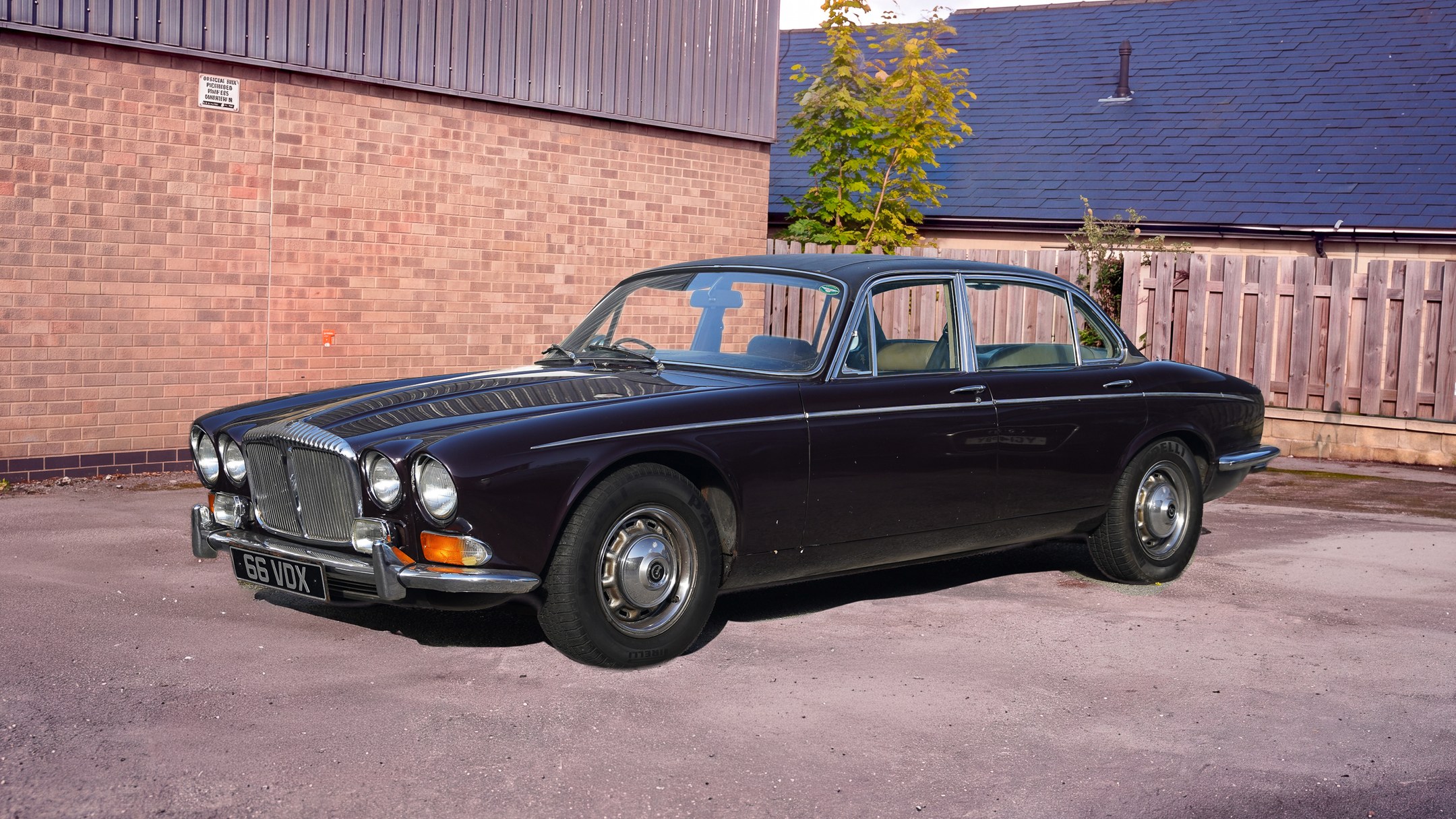 1973 Daimler Double Six Vanden Plas