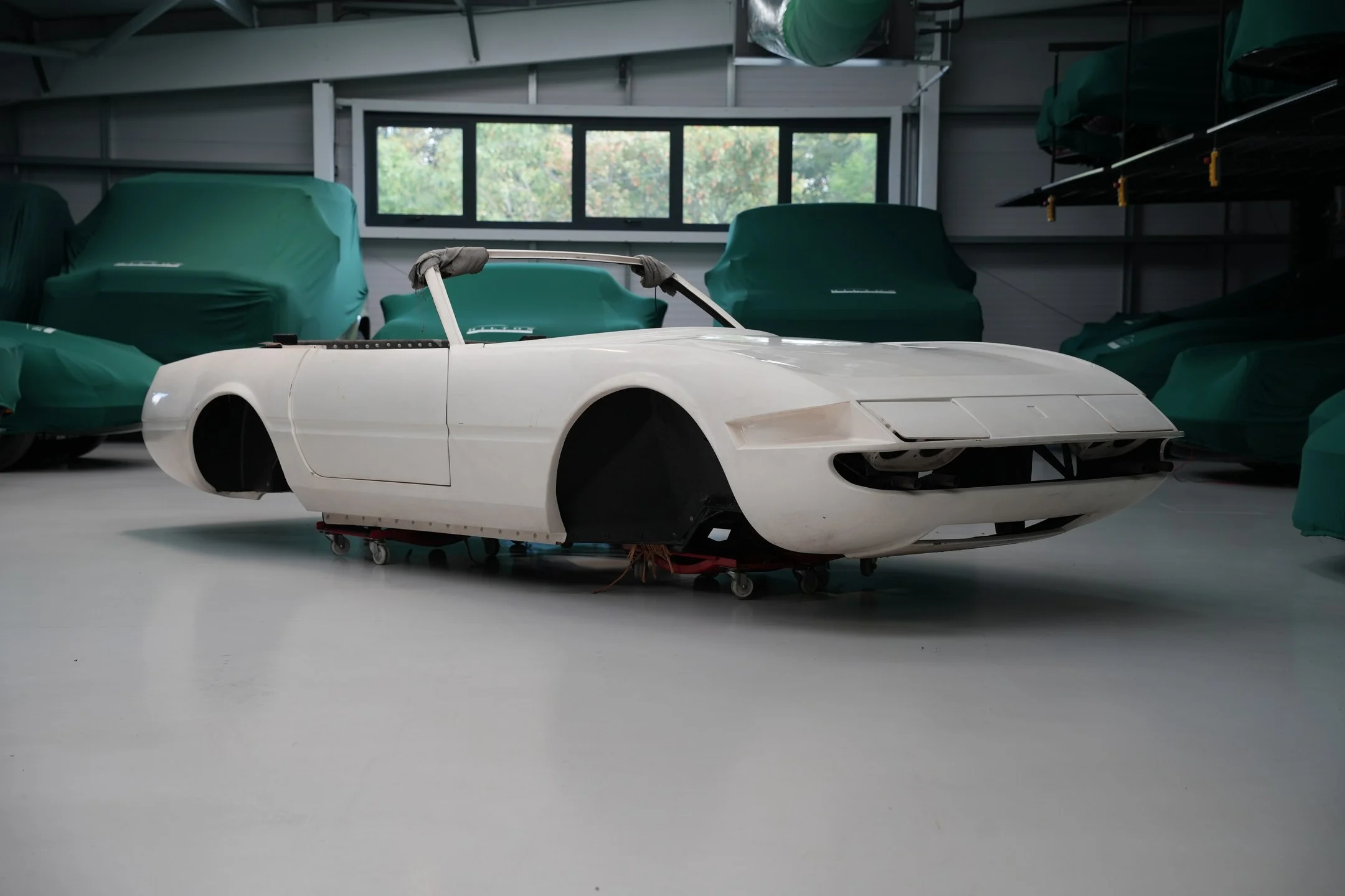 1970 Ferrari GTS/4 Replica GRP Bodyshell