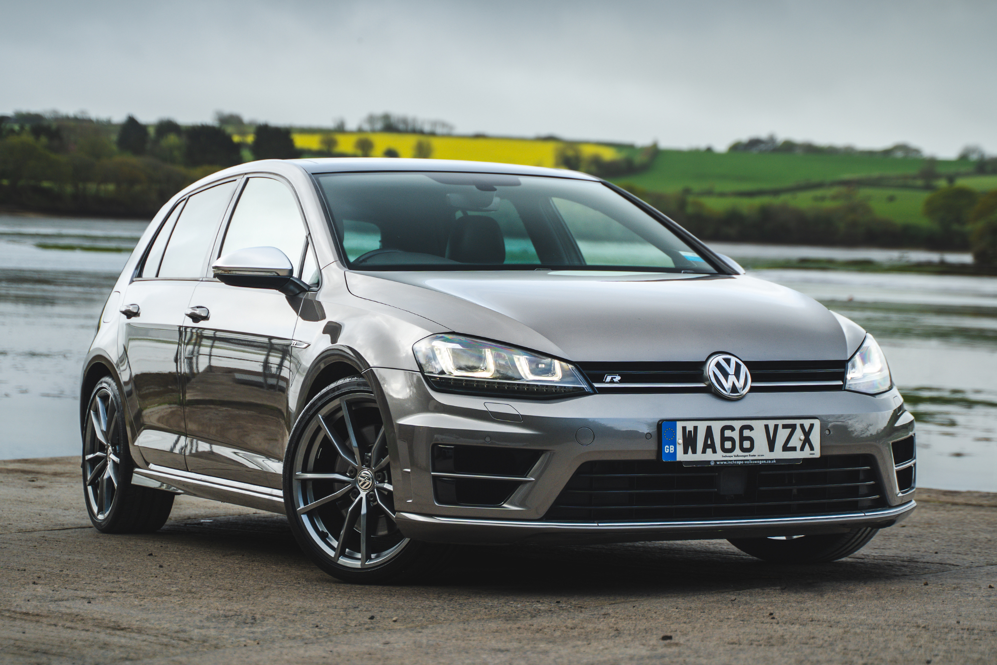 Photo 1 of 12 of 2016 Volkswagen Golf (MK7) R