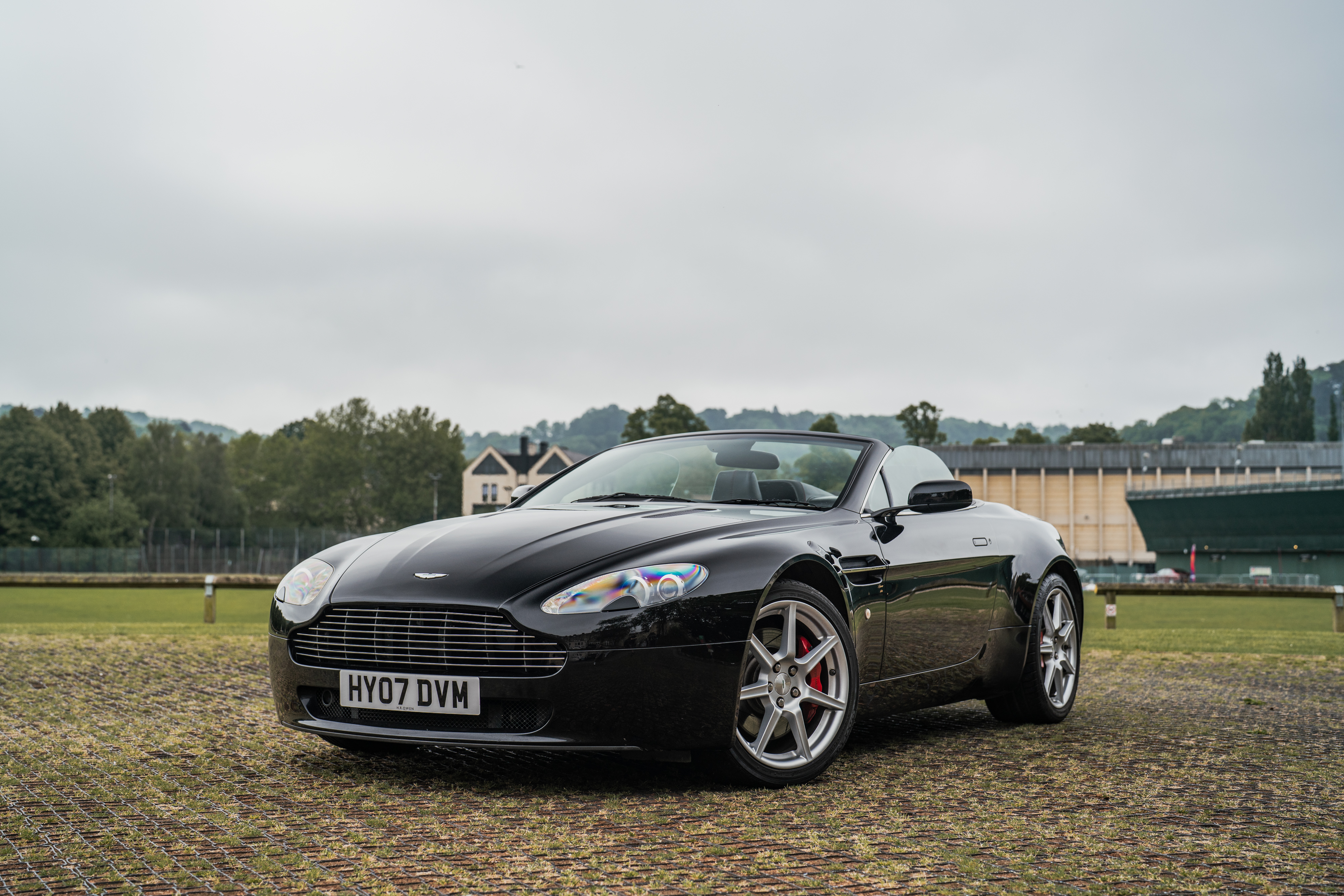 Photo 1 of 12 of 2006 Aston Martin V8 Vantage Roadster - Manual
