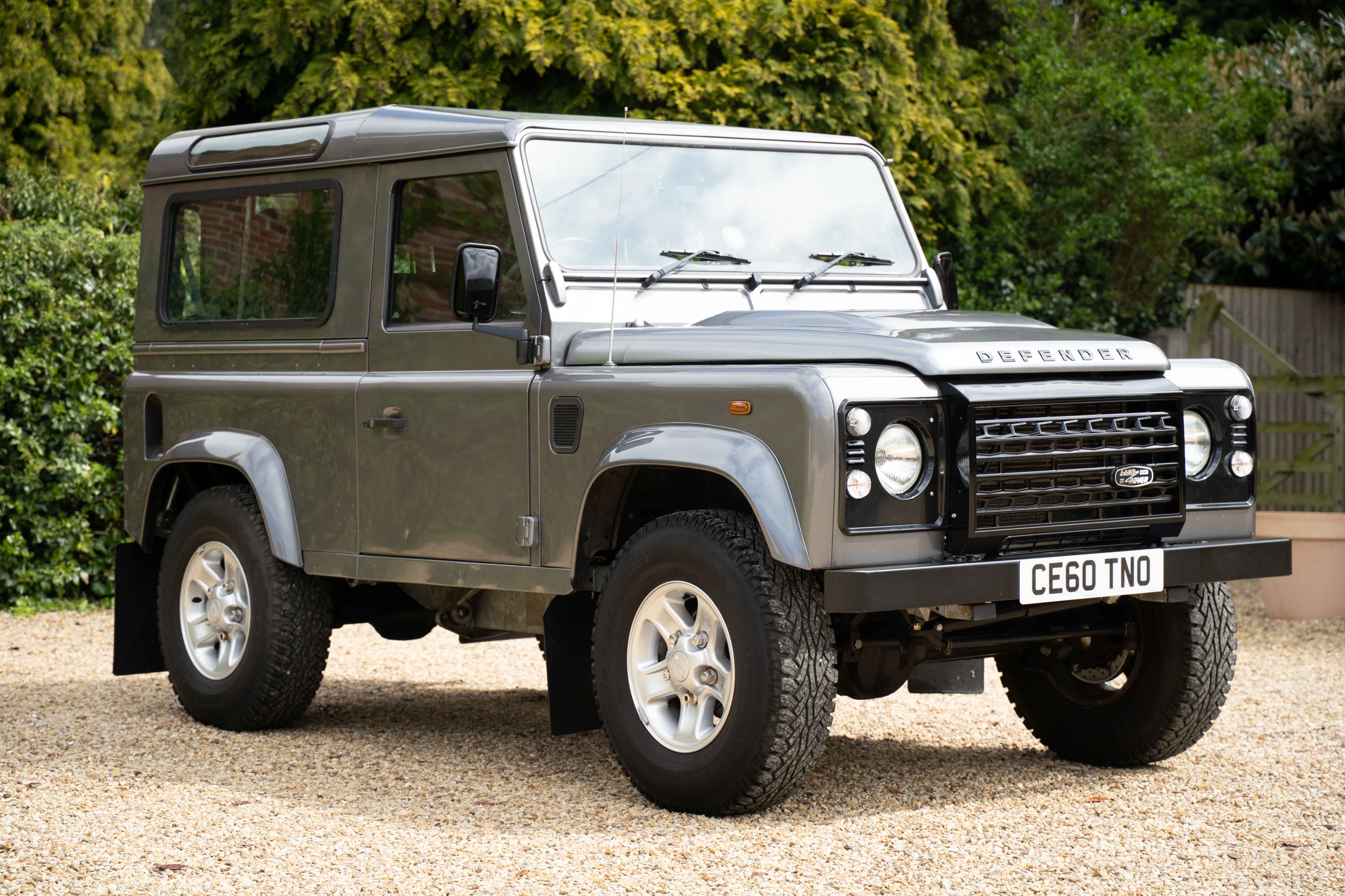 Photo 1 of 12 of 2010 Land Rover Defender 90 County - M57 Engine