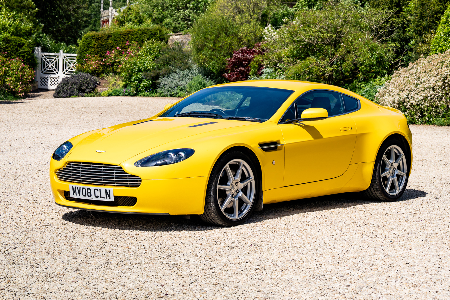 Photo 1 of 12 of 2008 Aston Martin V8 Vantage
